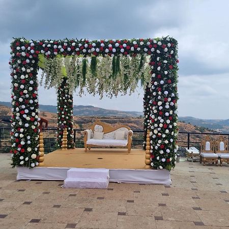 Upper Deck Resort - Stay And Relax At The Highest Peak لونافالا المظهر الخارجي الصورة