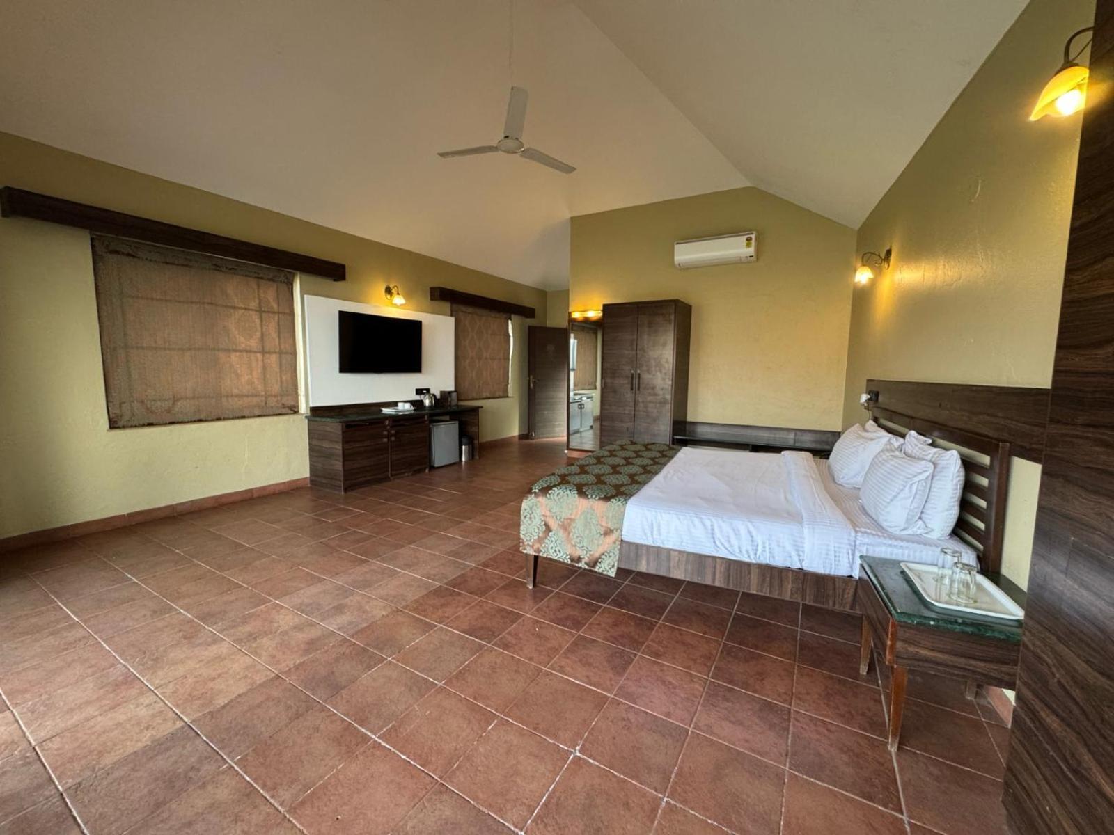 Upper Deck Resort - Stay And Relax At The Highest Peak لونافالا المظهر الخارجي الصورة