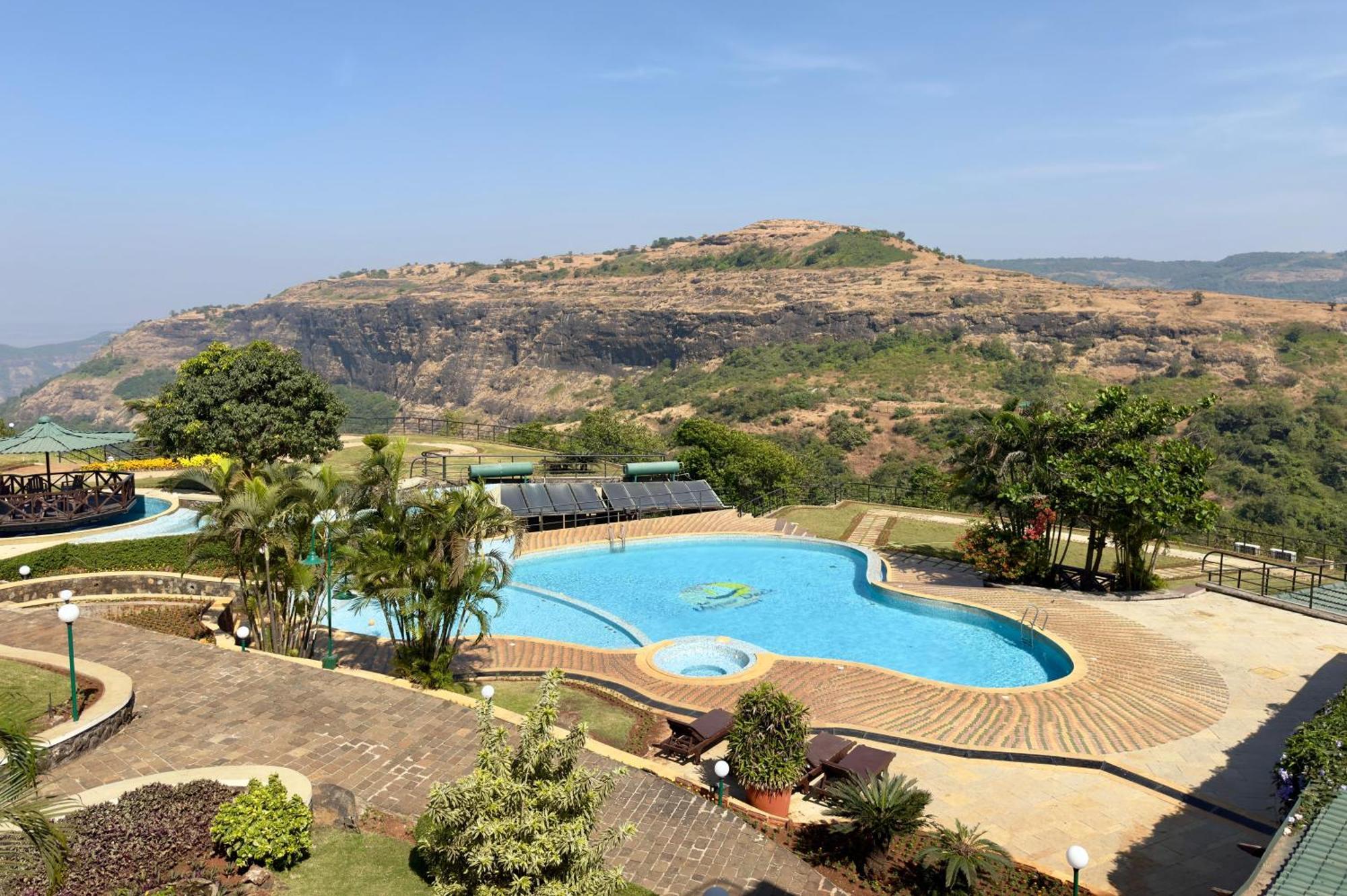 Upper Deck Resort - Stay And Relax At The Highest Peak لونافالا المظهر الخارجي الصورة