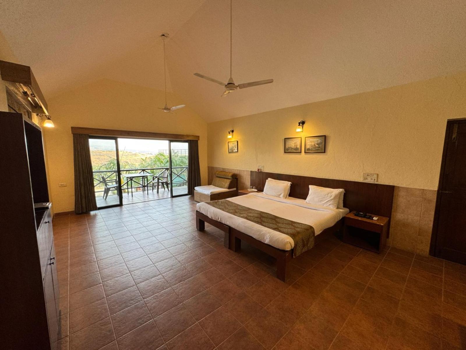 Upper Deck Resort - Stay And Relax At The Highest Peak لونافالا المظهر الخارجي الصورة