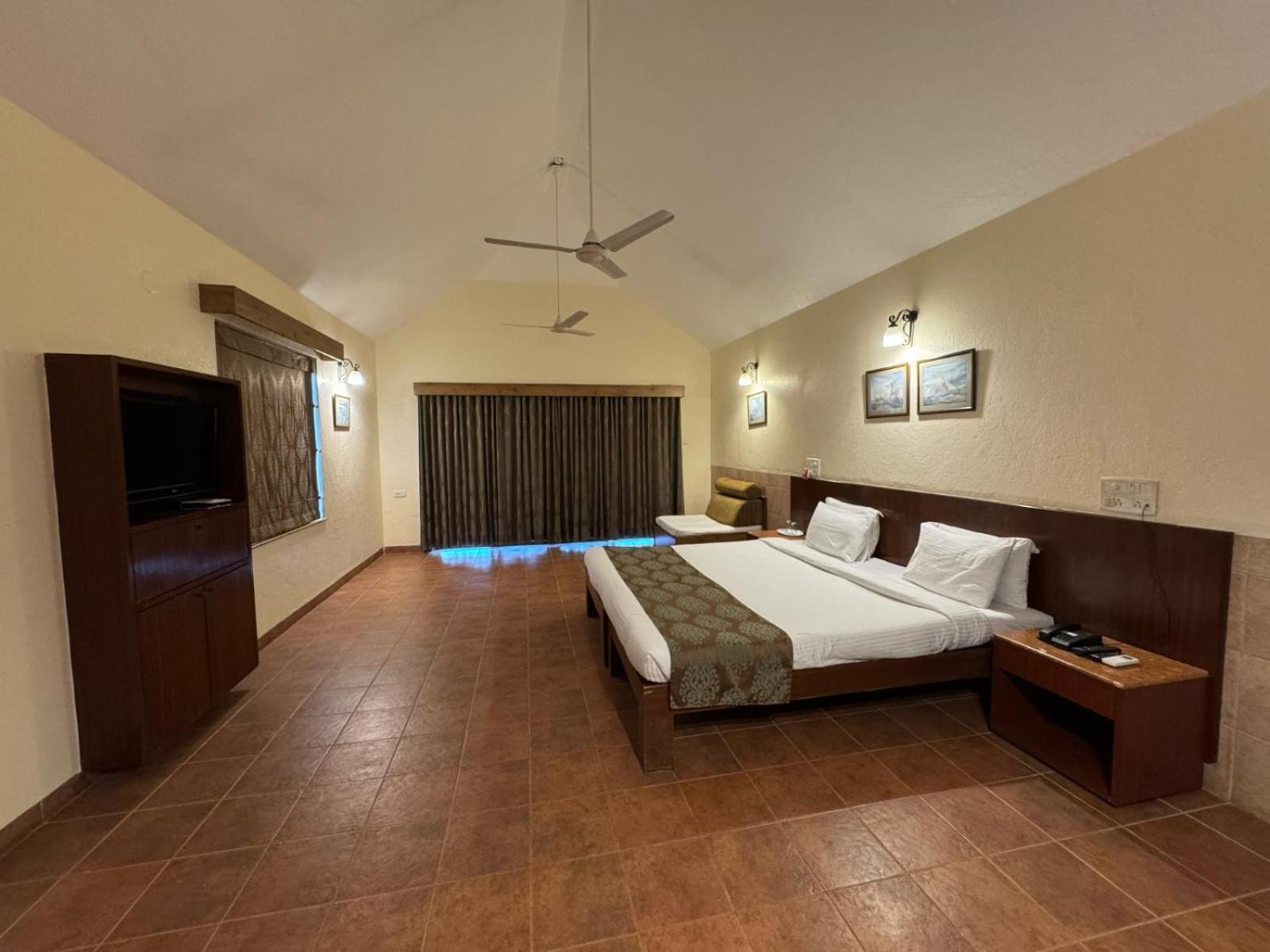 Upper Deck Resort - Stay And Relax At The Highest Peak لونافالا المظهر الخارجي الصورة