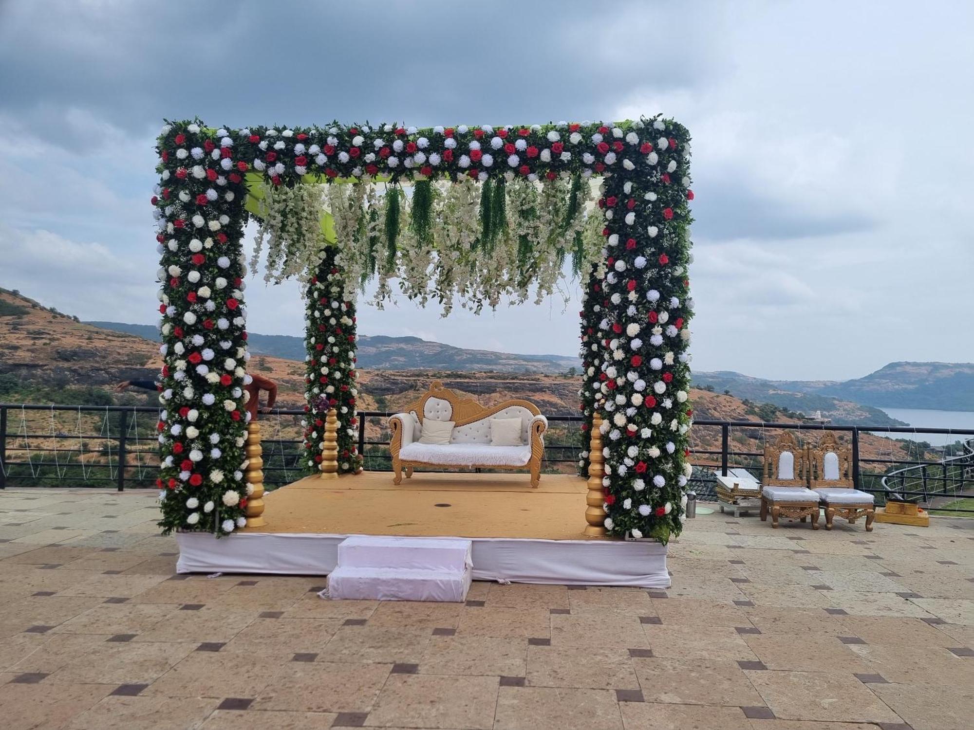Upper Deck Resort - Stay And Relax At The Highest Peak لونافالا المظهر الخارجي الصورة